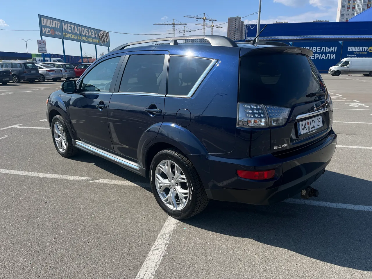 Mitsubishi Outlander - фото 7