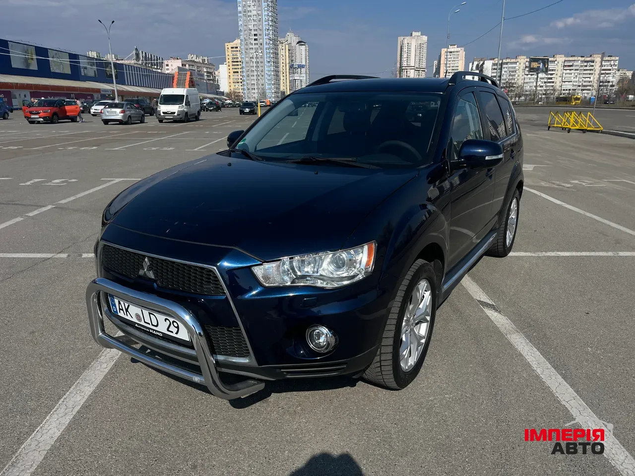 Mitsubishi Outlander - фото 1