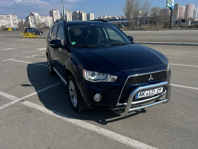 Mitsubishi Outlander - фото 2