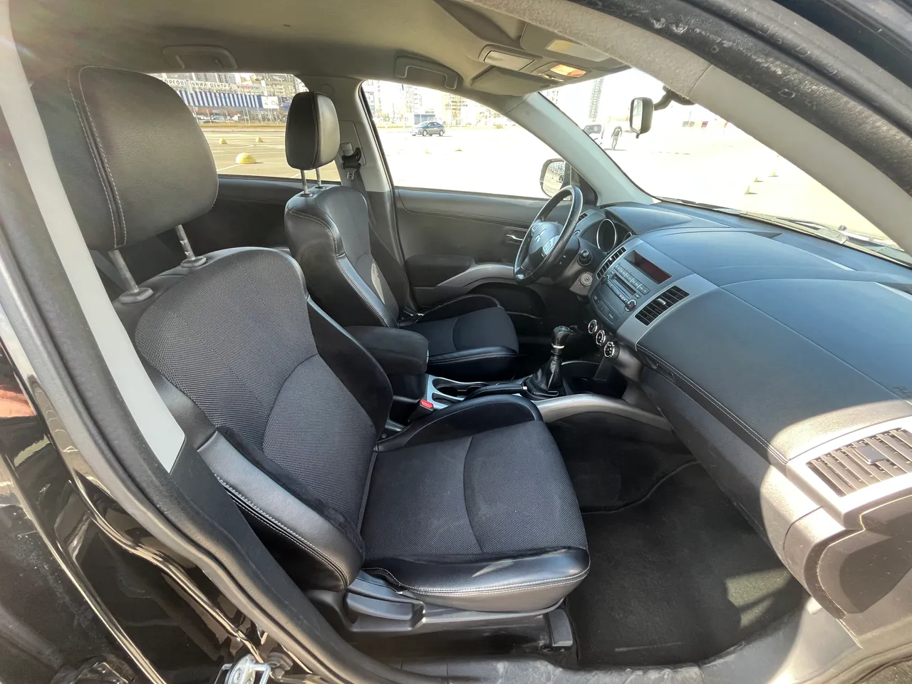 Mitsubishi Outlander - фото 12