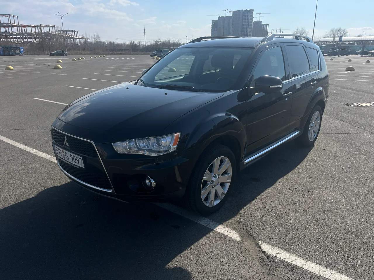 Mitsubishi Outlander - фото 2