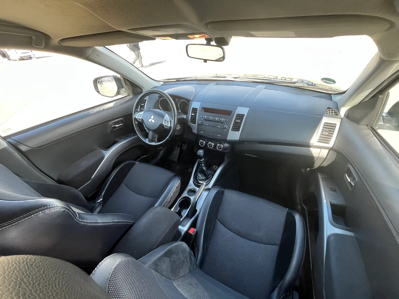 Mitsubishi Outlander - фото 11