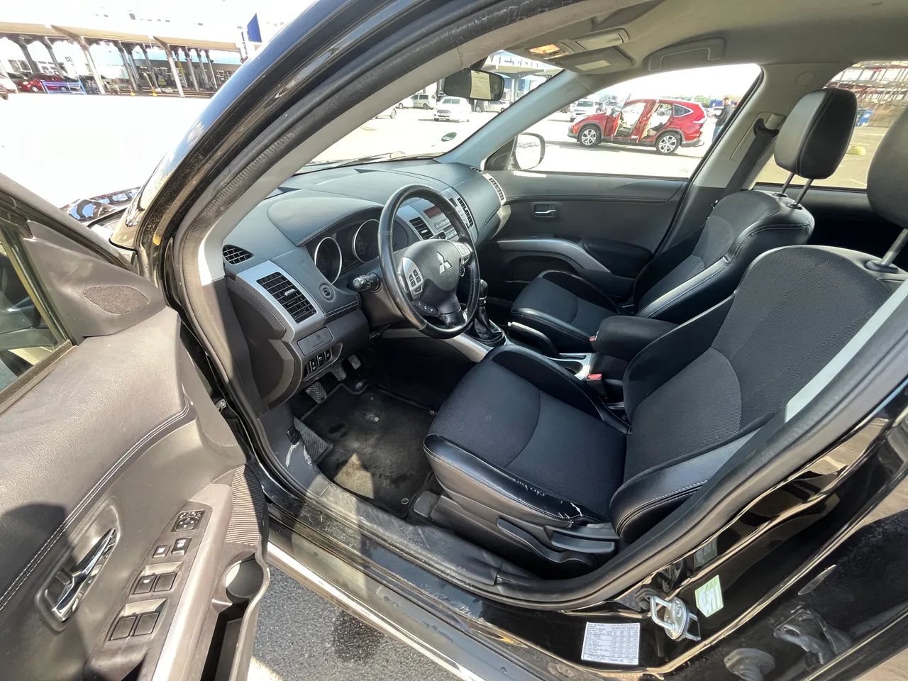 Mitsubishi Outlander - фото 13