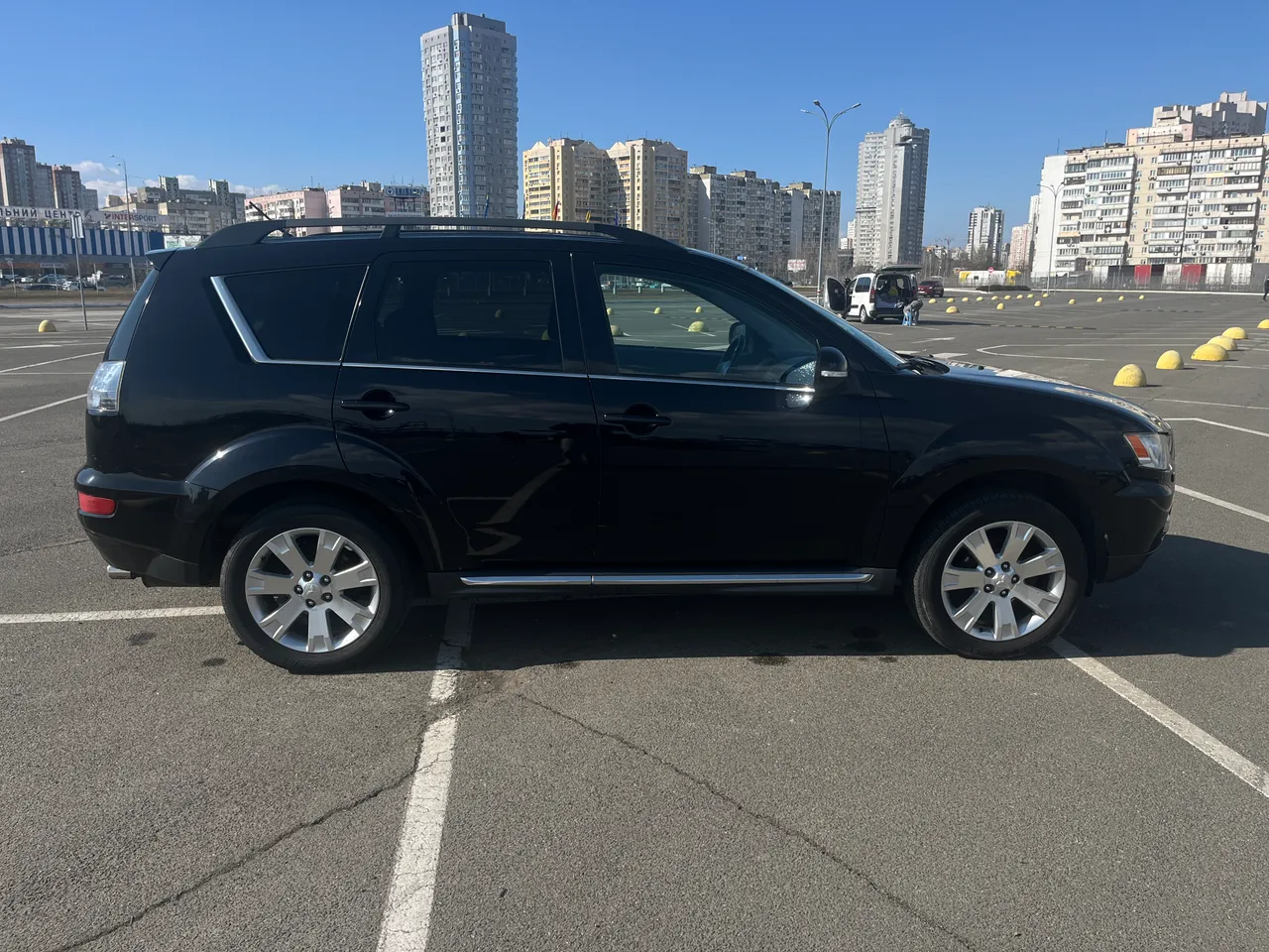 Mitsubishi Outlander - фото 4