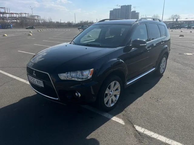 Mitsubishi Outlander - фото 2