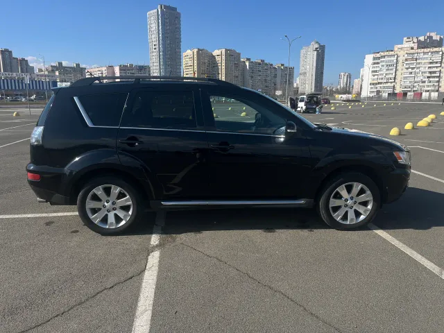 Mitsubishi Outlander - фото 4