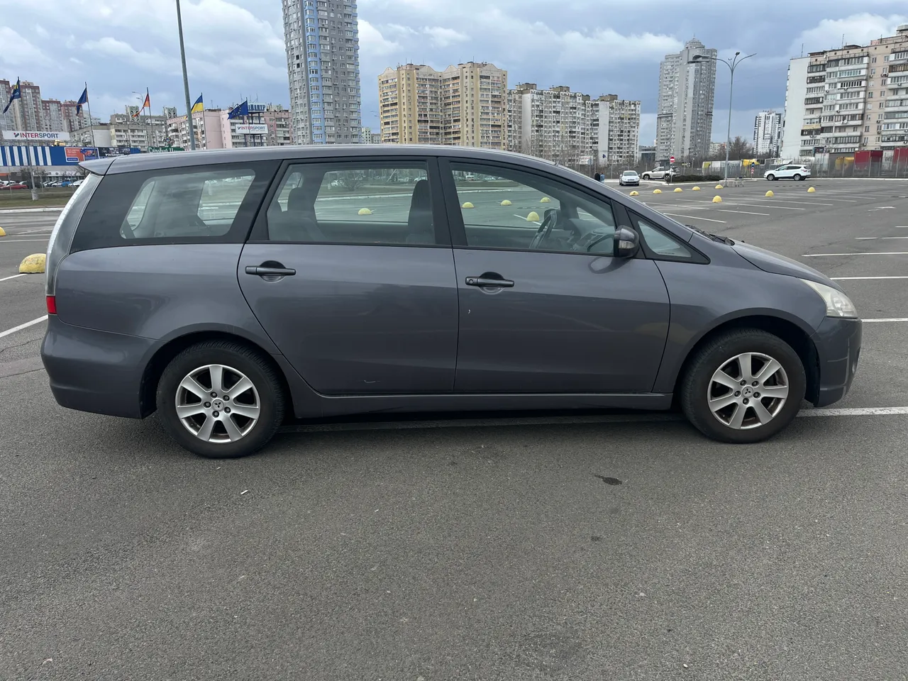 Mitsubishi Grandis - фото 3