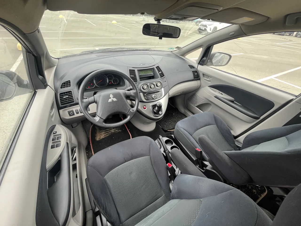 Mitsubishi Grandis - фото 10