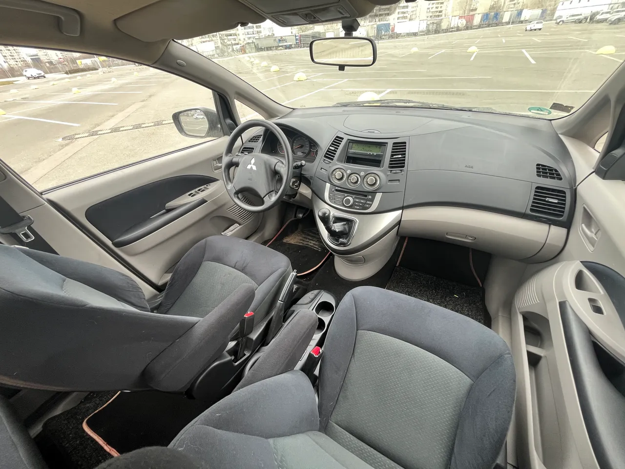 Mitsubishi Grandis - фото 12