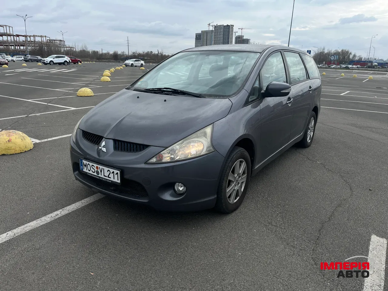 Mitsubishi Grandis - фото 1
