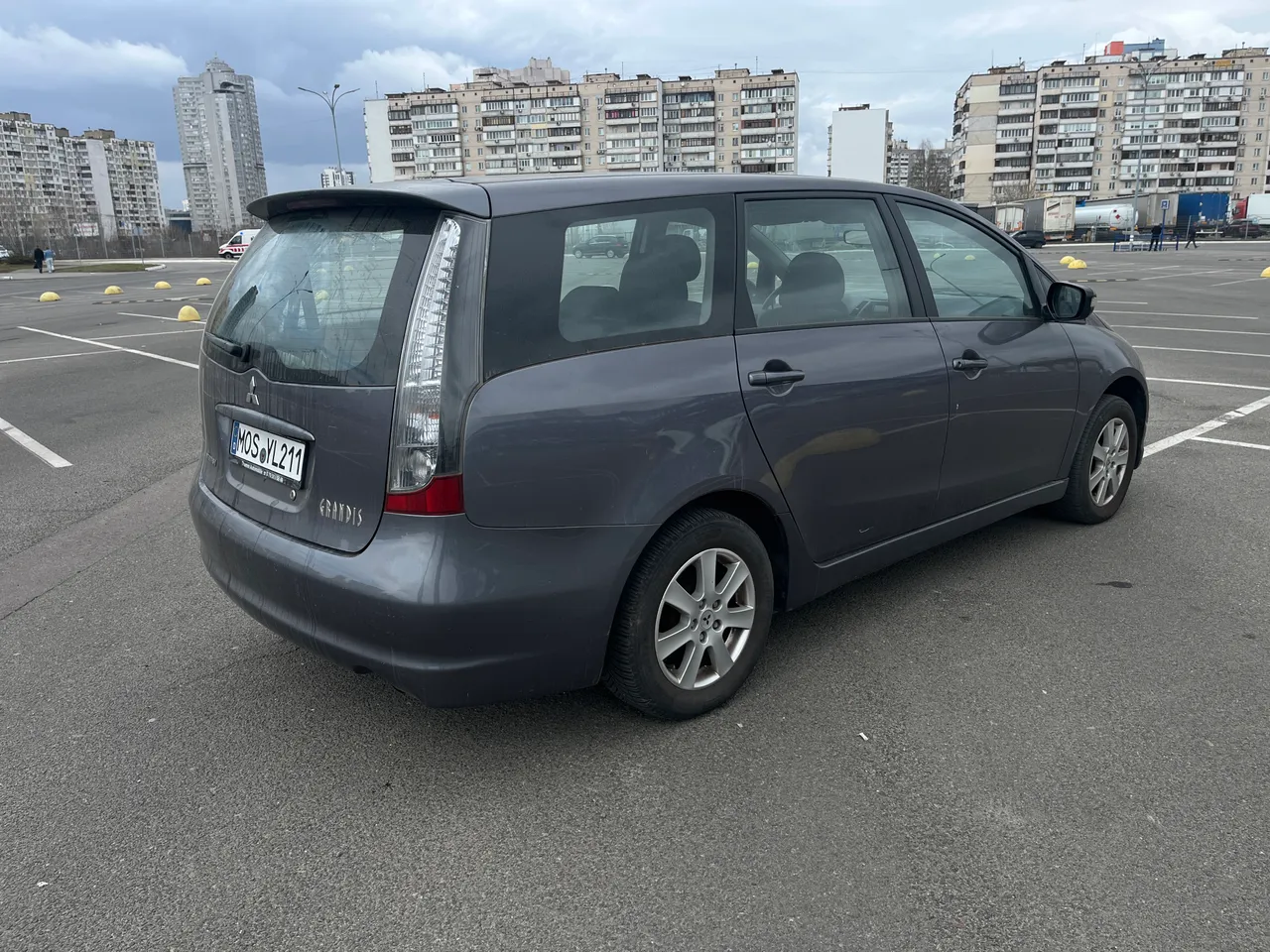 Mitsubishi Grandis - фото 4