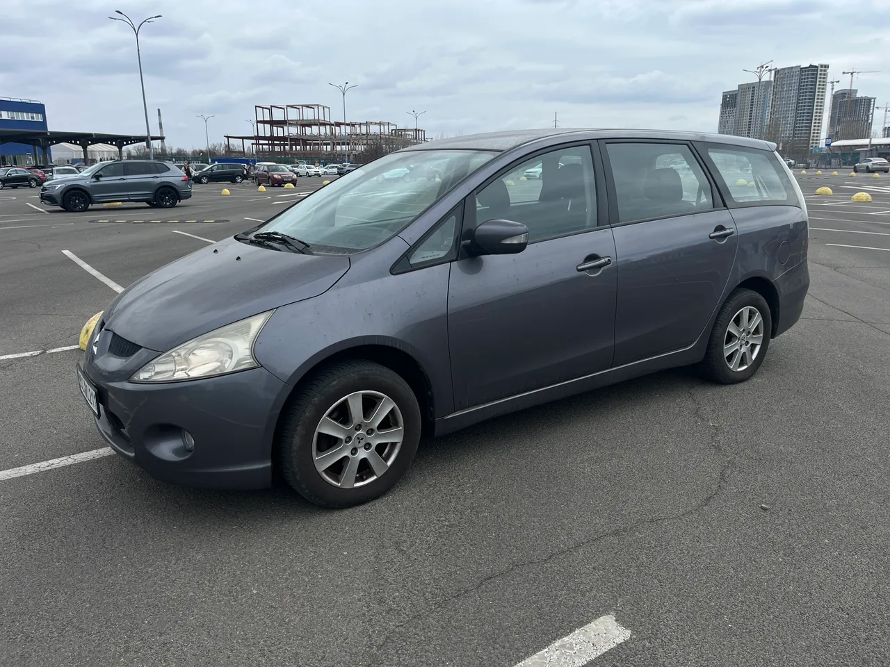 Mitsubishi Grandis - фото 8