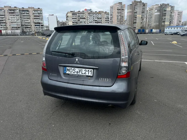 Mitsubishi Grandis - фото 5