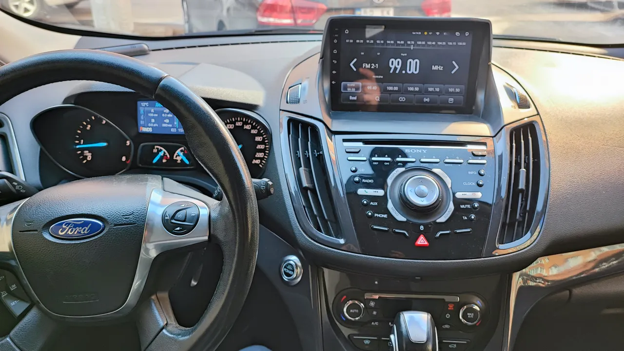 Ford Kuga - фото 6