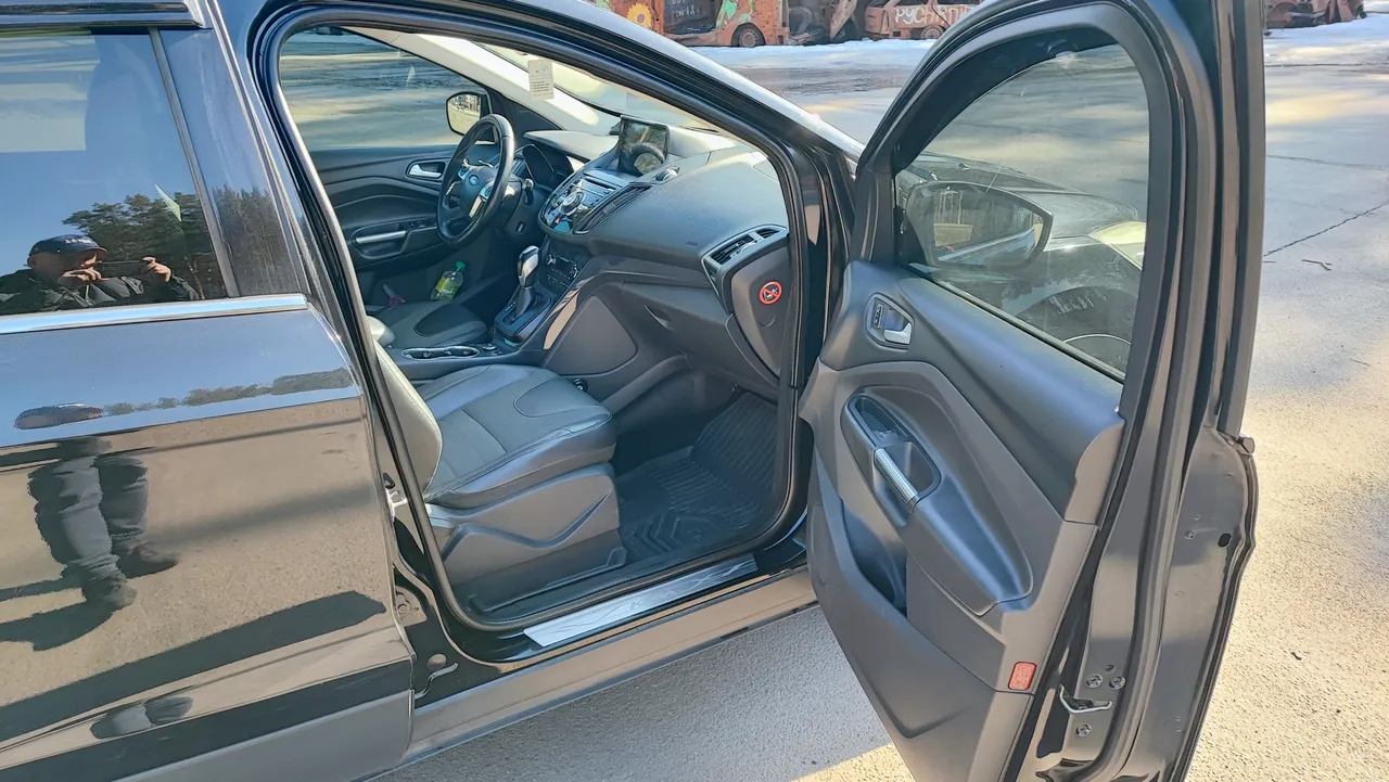 Ford Kuga - фото 10