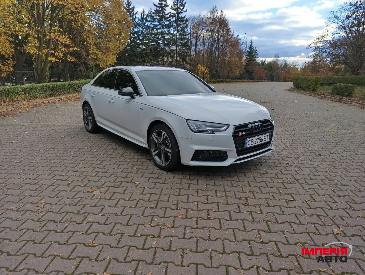 Audi A4 - фото 7