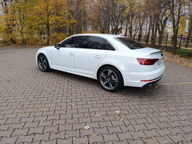 Audi A4 - фото 2