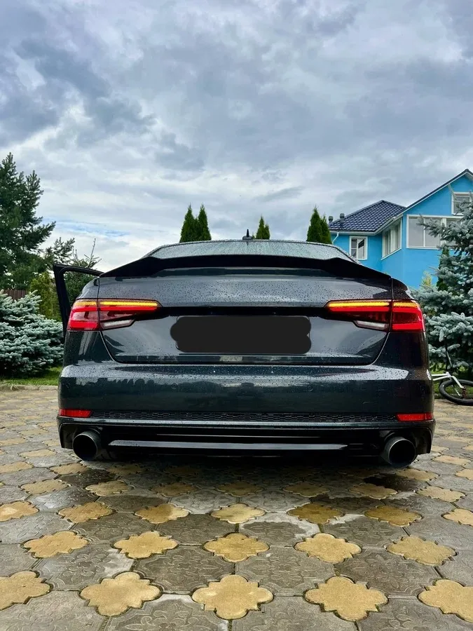 Audi A4 - фото 5