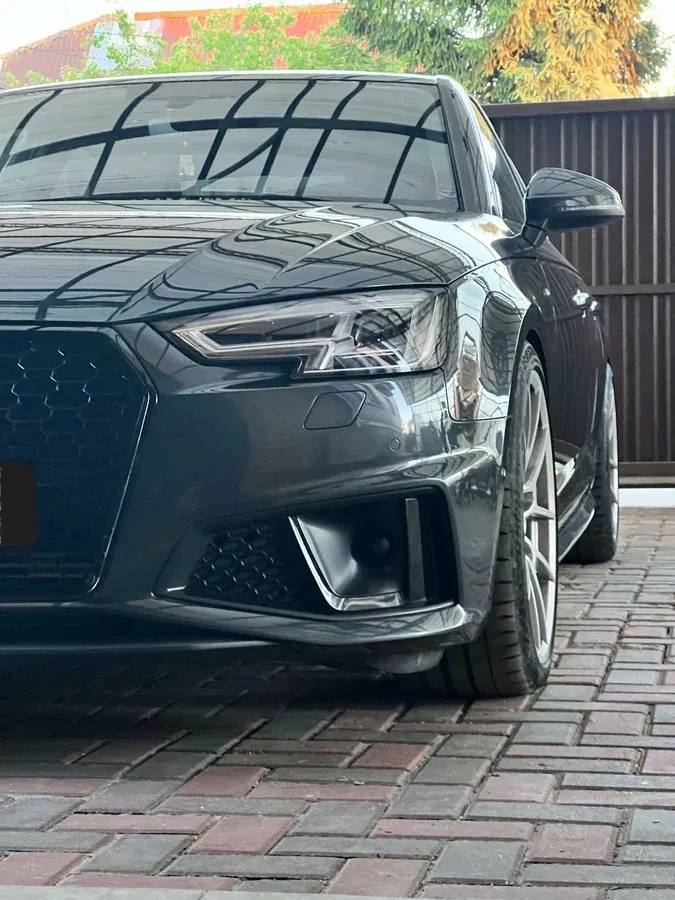 Audi A4 - фото 2