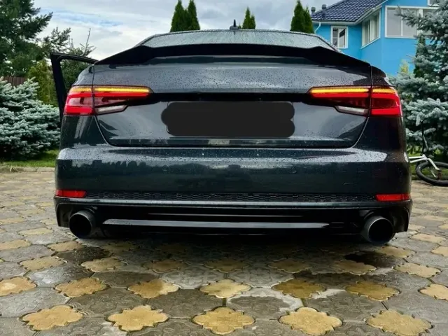 Audi A4 - фото 5