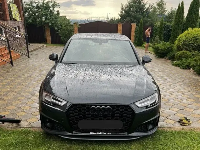 Audi A4 - фото 1