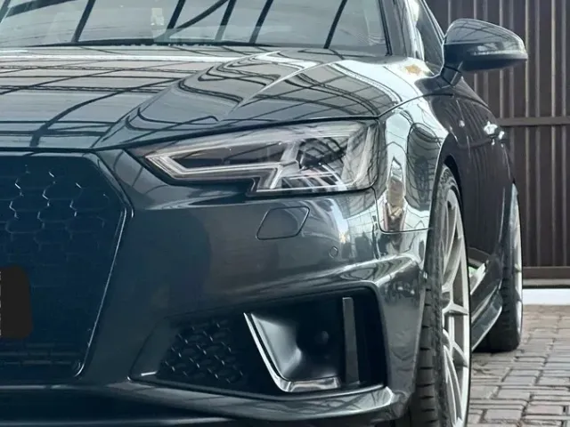 Audi A4 - фото 2