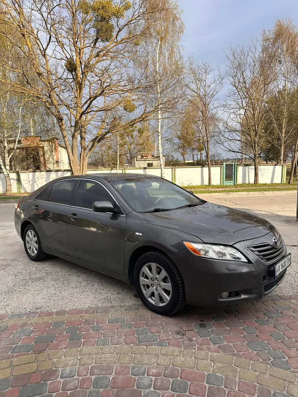 Toyota Camry - фото 1
