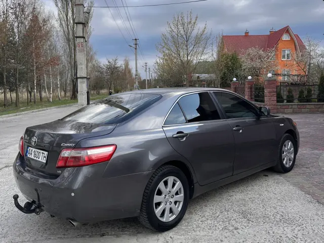 Toyota Camry - фото 5