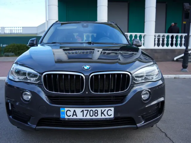 BMW X5 - фото 2