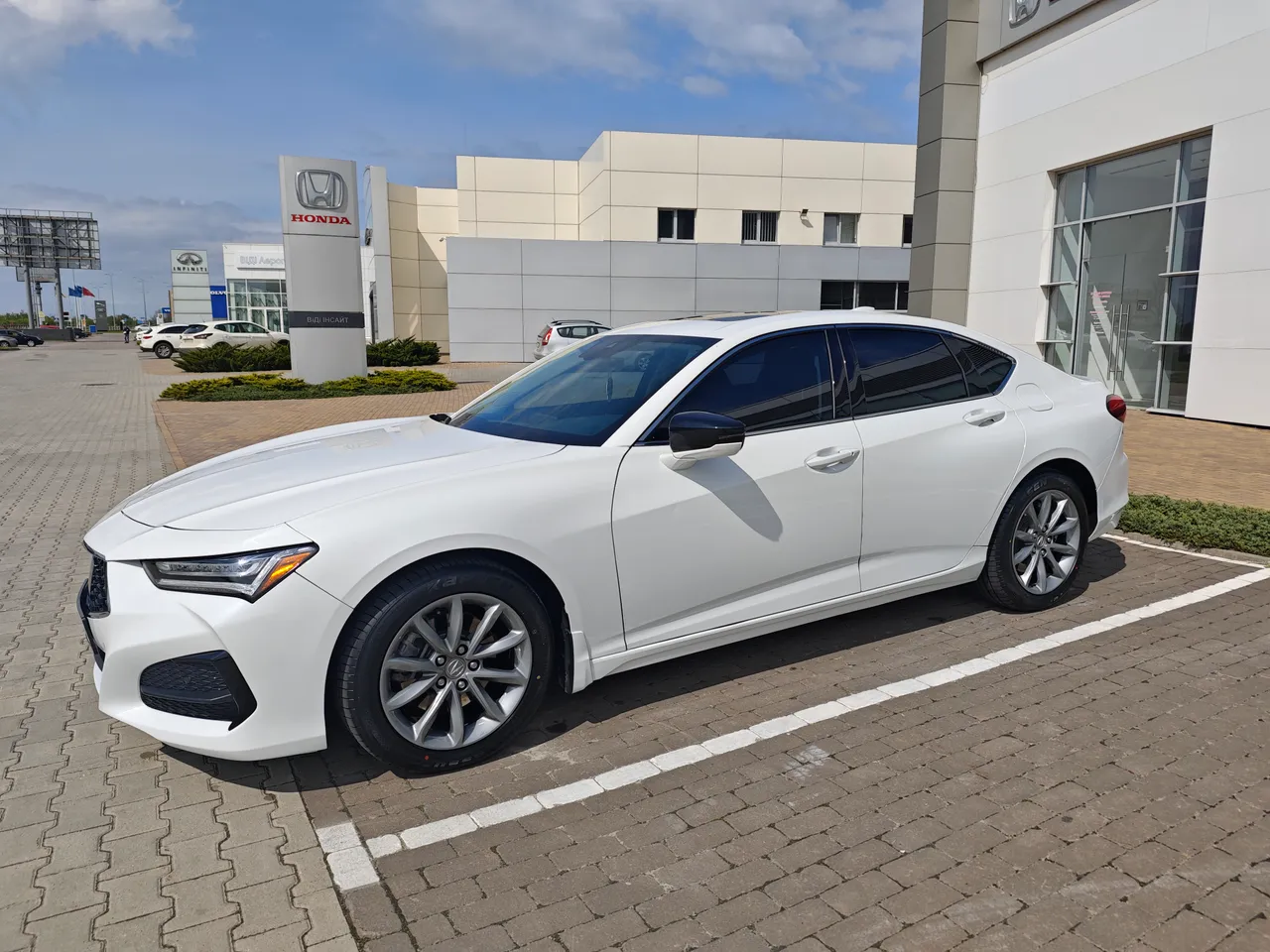 Acura TLX - фото 37