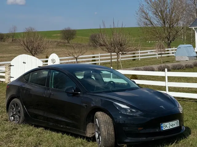 Tesla Model 3 - фото 2