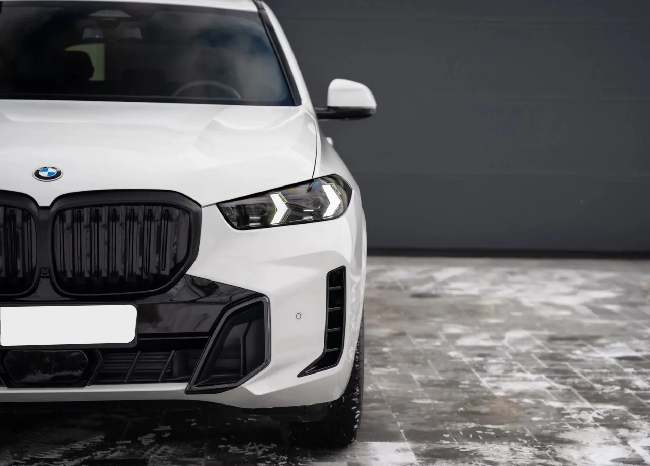BMW X5 - фото 1