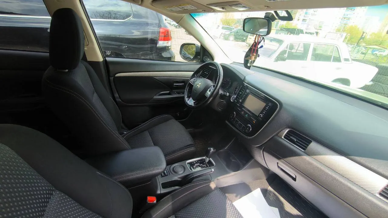 Mitsubishi Outlander - фото 8