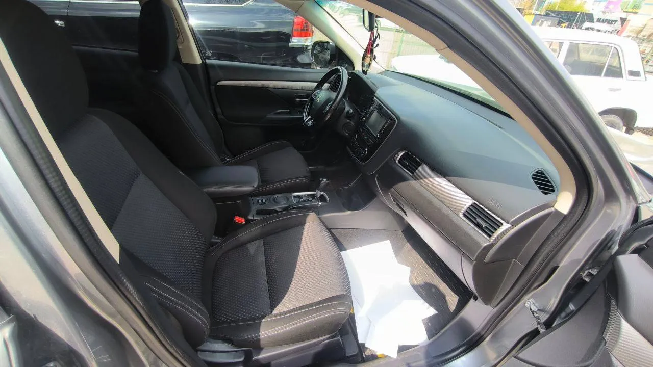 Mitsubishi Outlander - фото 9