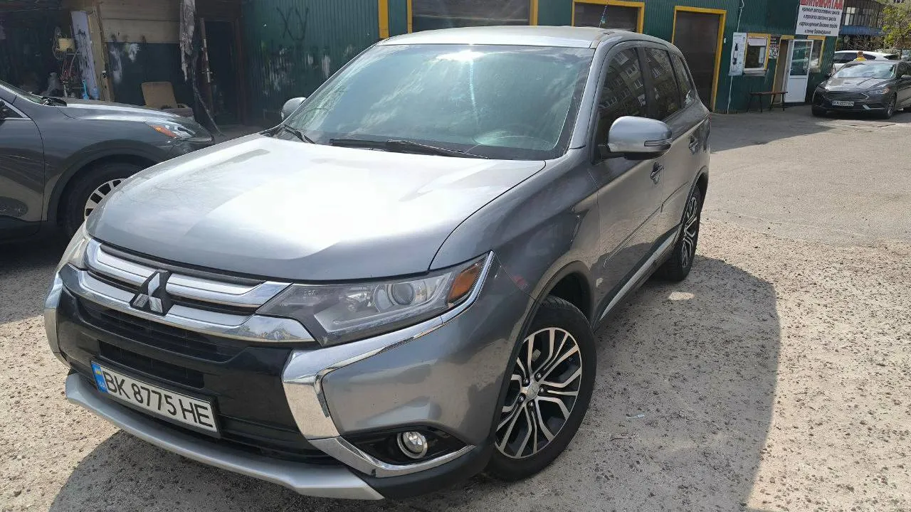 Mitsubishi Outlander - фото 6