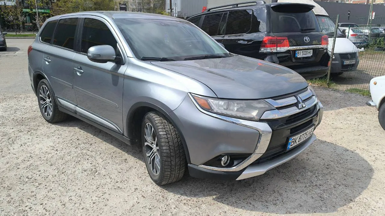 Mitsubishi Outlander - фото 5