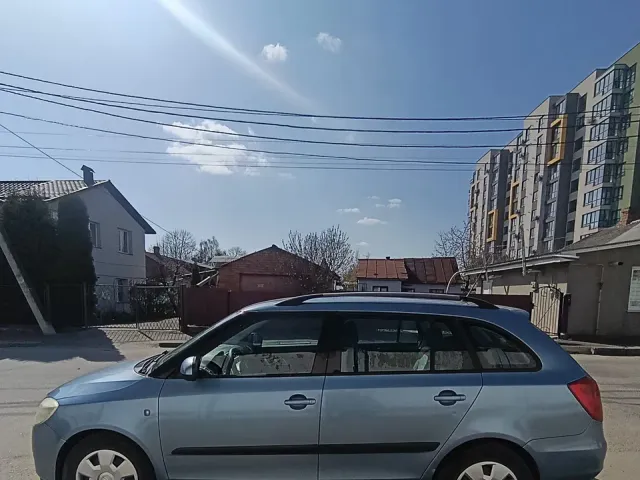 Skoda Fabia - фото 4