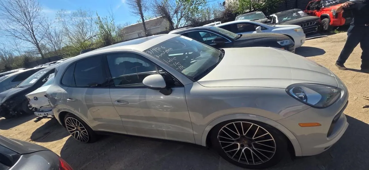 Porsche Cayenne - фото 4