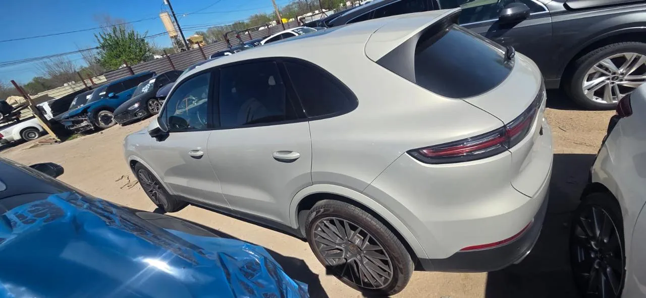 Porsche Cayenne - фото 10