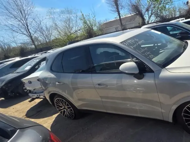 Porsche Cayenne - фото 4