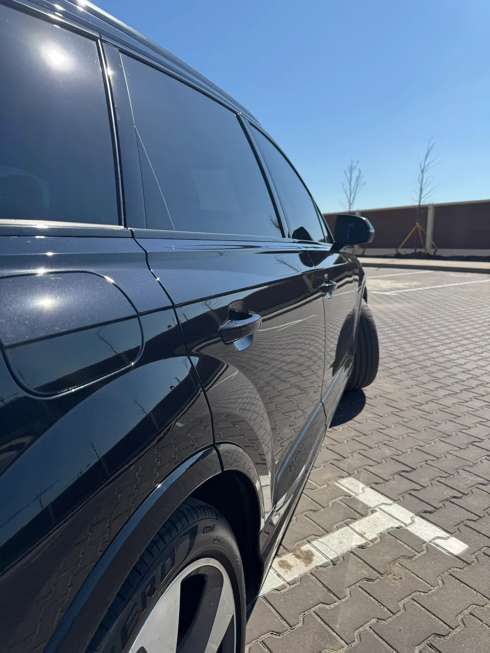 Audi Q7 - фото 12