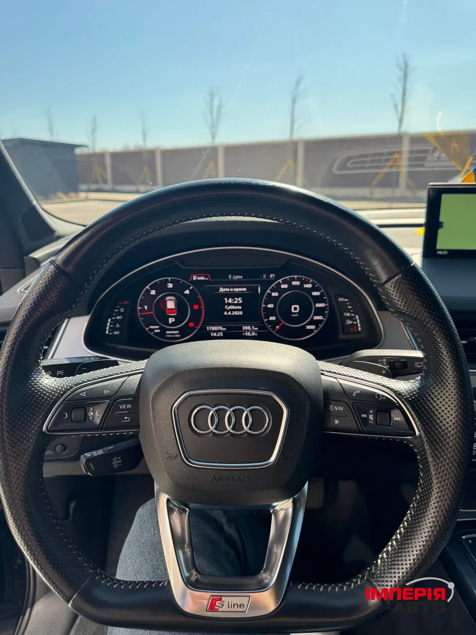 Audi Q7 - фото 15