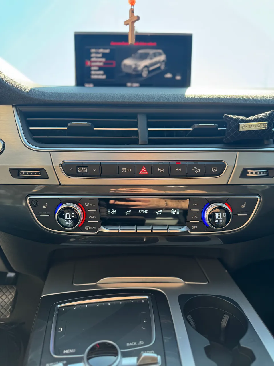 Audi Q7 - фото 33