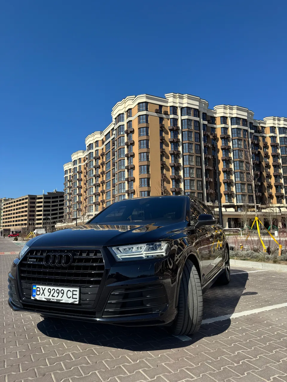 Audi Q7 - фото 3