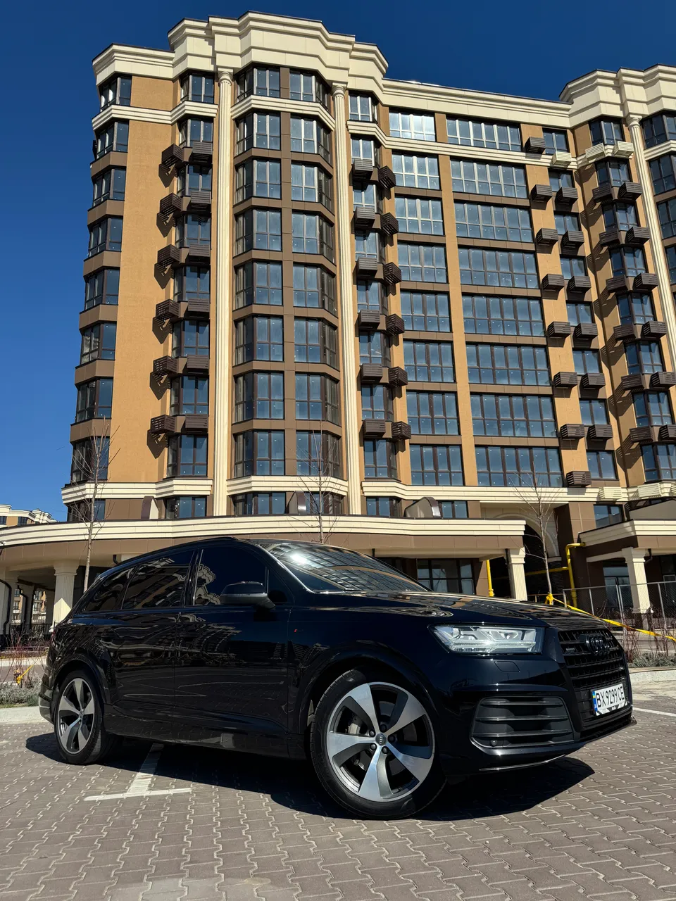 Audi Q7 - фото 10