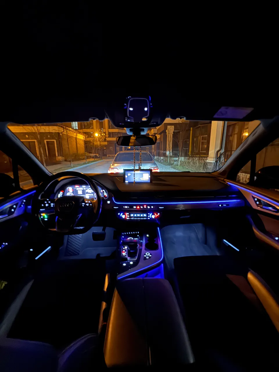 Audi Q7 - фото 50