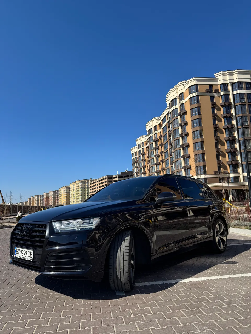 Audi Q7 - фото 4
