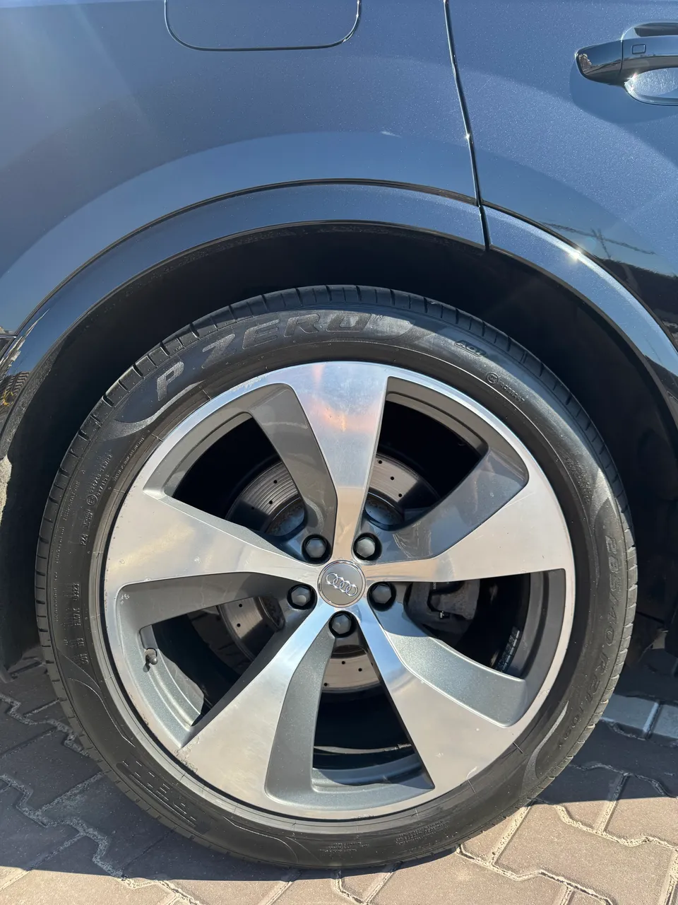 Audi Q7 - фото 14