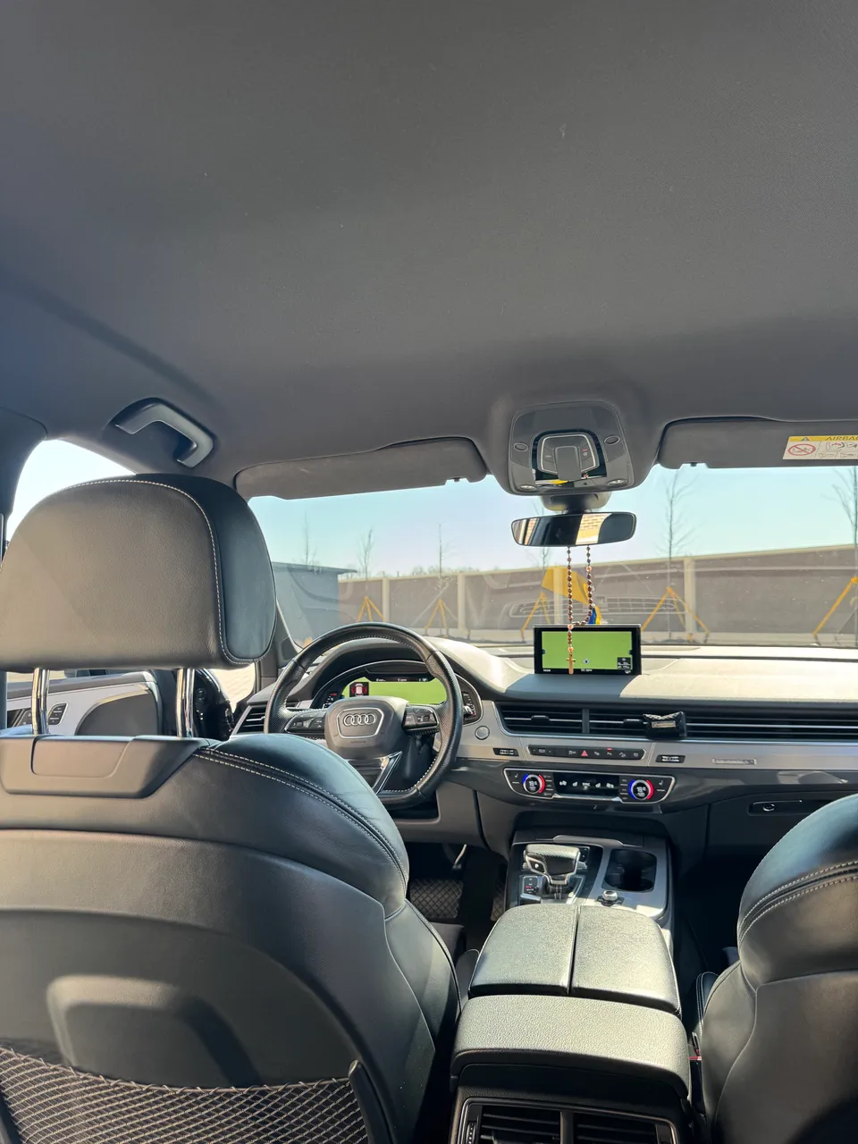 Audi Q7 - фото 27