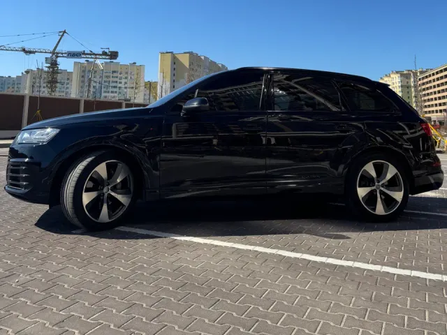 Audi Q7 - фото 5